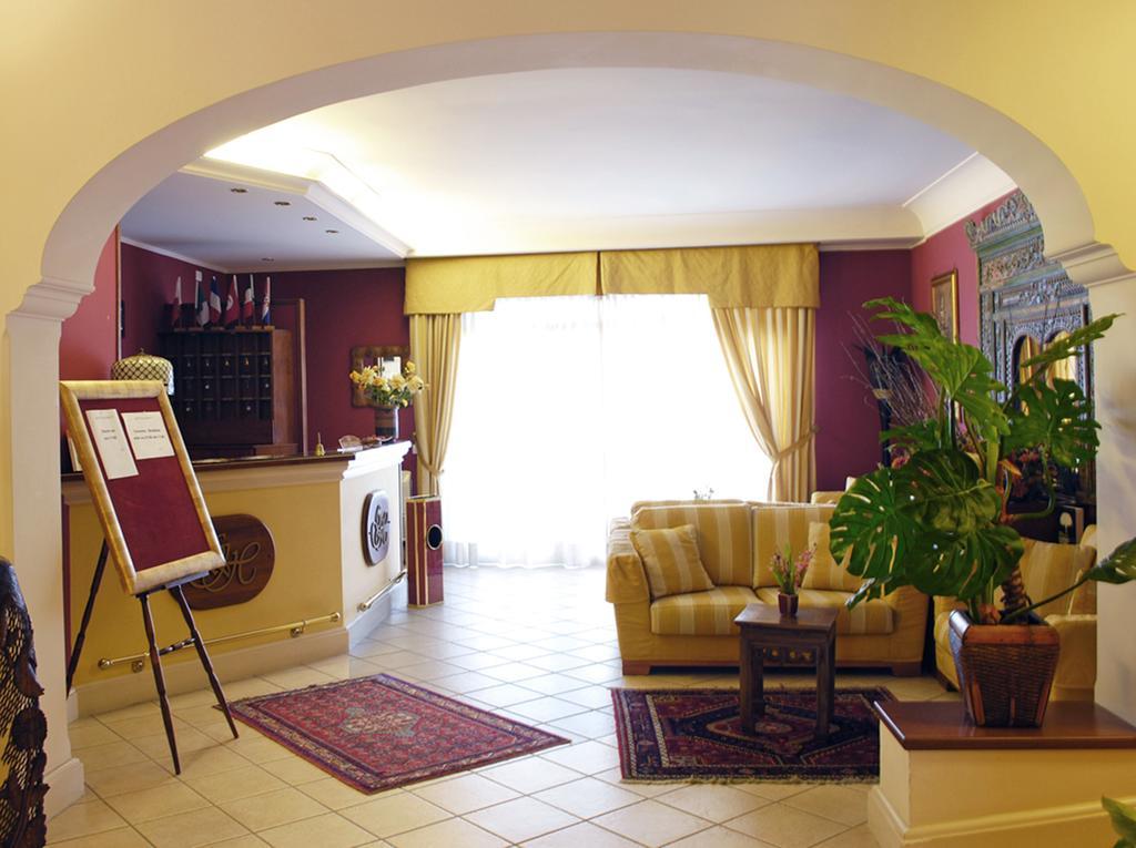 Greta Hotel 3*